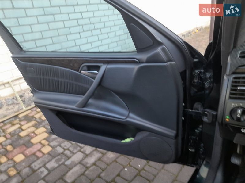 Седан Mercedes-Benz E-Class 2001 в Киеве
