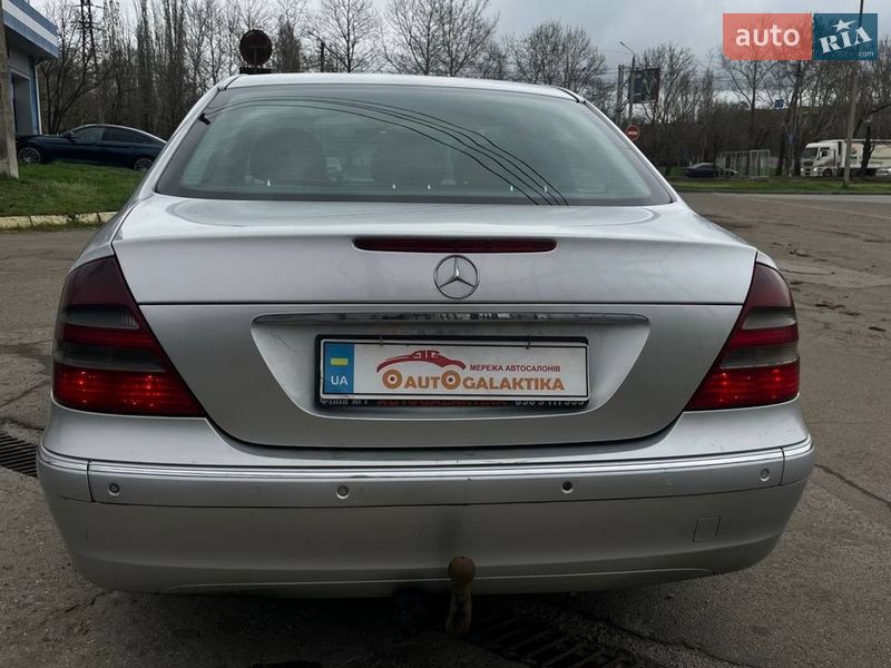 Седан Mercedes-Benz E-Class 2002 в Николаеве
