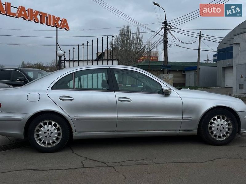 Седан Mercedes-Benz E-Class 2002 в Николаеве