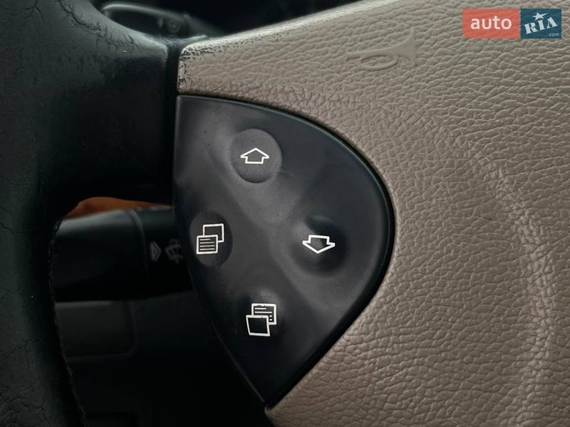 Седан Mercedes-Benz E-Class 2002 в Николаеве