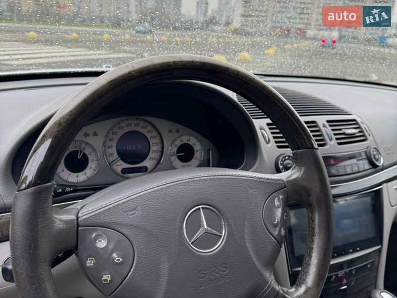 Седан Mercedes-Benz E-Class 2002 в Києві