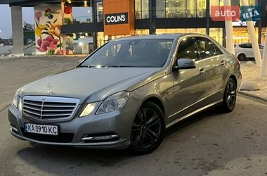 Седан Mercedes-Benz E-Class 2011 в Киеве