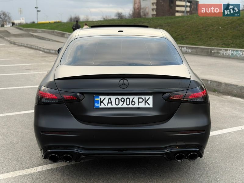 Седан Mercedes-Benz E-Class 2016 в Киеве