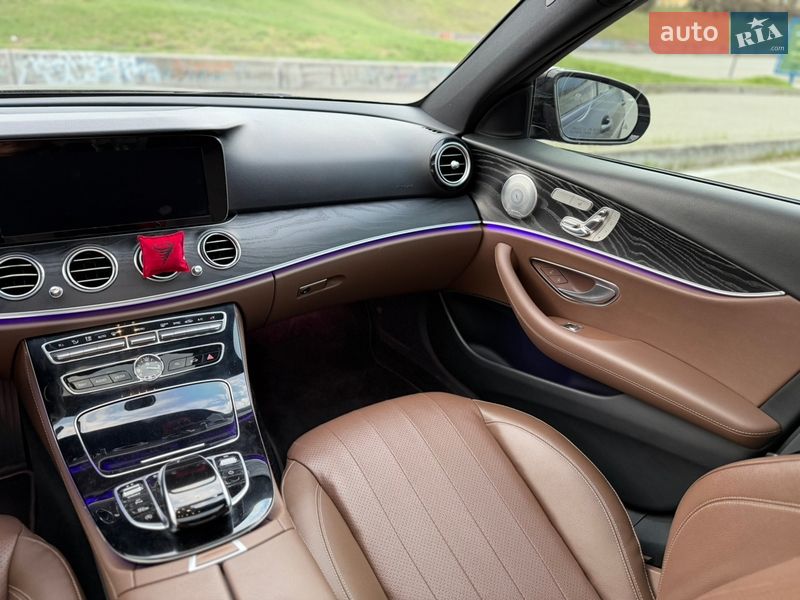 Седан Mercedes-Benz E-Class 2016 в Киеве