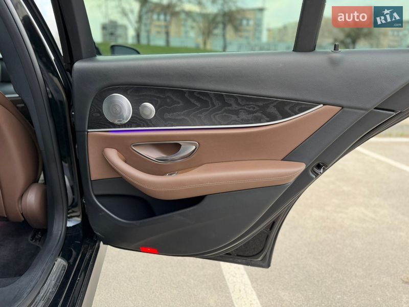 Седан Mercedes-Benz E-Class 2016 в Киеве