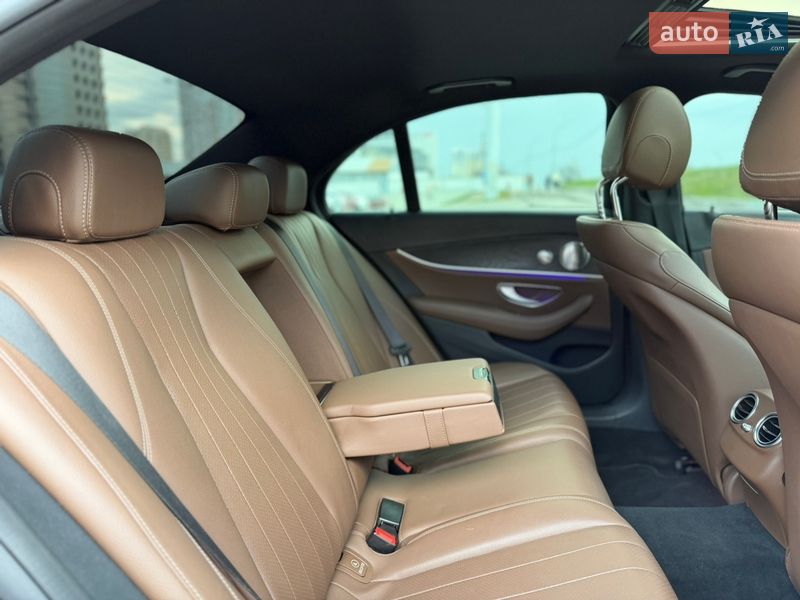 Седан Mercedes-Benz E-Class 2016 в Киеве