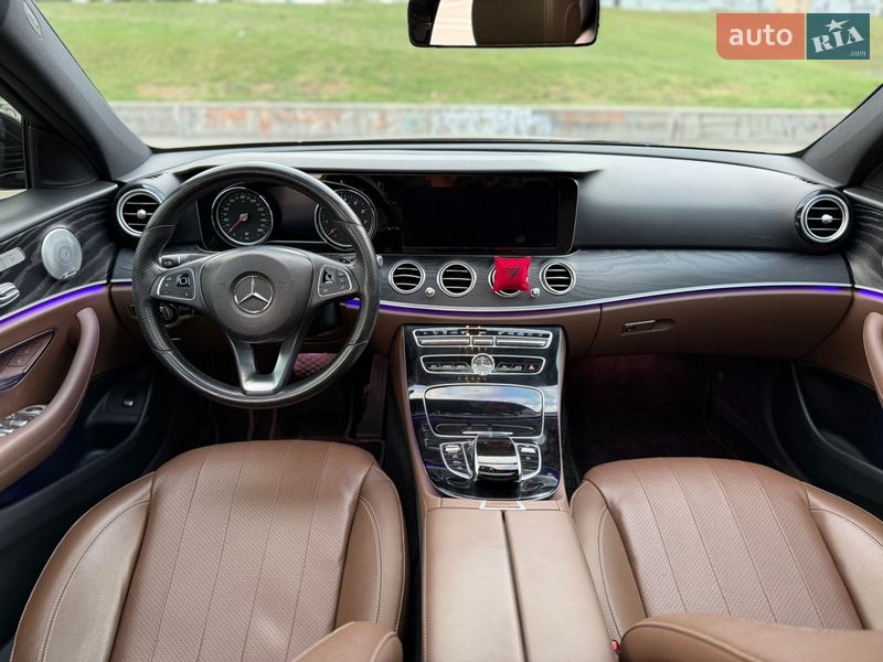 Седан Mercedes-Benz E-Class 2016 в Киеве