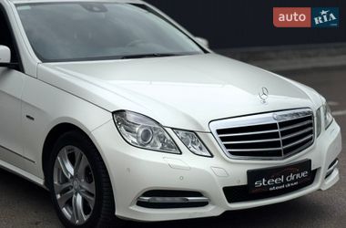 Седан Mercedes-Benz E-Class 2012 в Николаеве