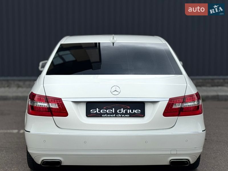 Седан Mercedes-Benz E-Class 2012 в Николаеве