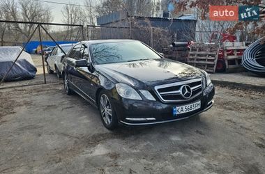 Седан Mercedes-Benz E-Class 2012 в Києві