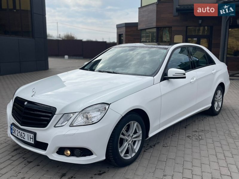 Седан Mercedes-Benz E-Class 2011 в Ровно