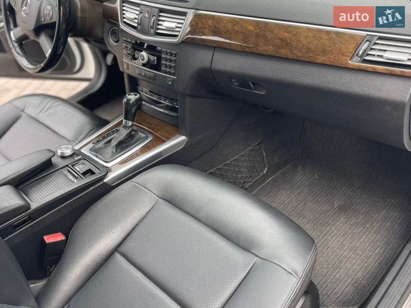 Седан Mercedes-Benz E-Class 2011 в Ровно