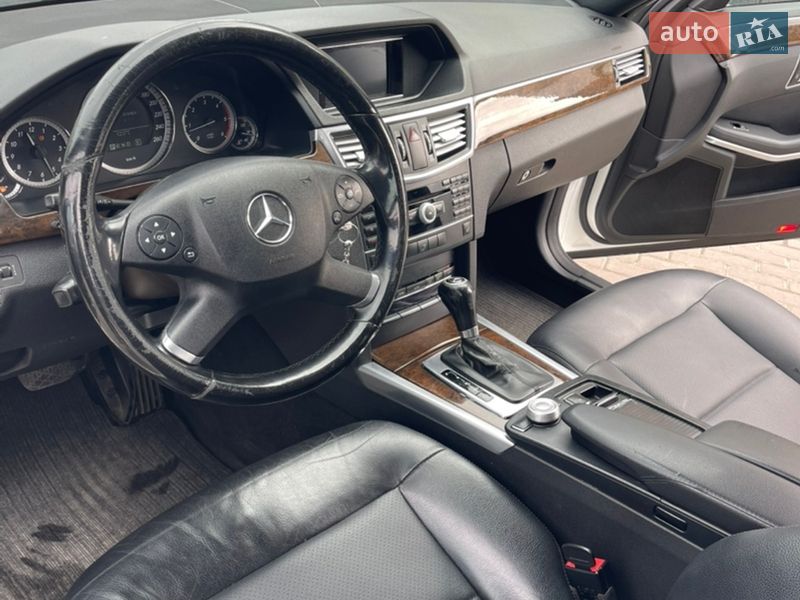 Седан Mercedes-Benz E-Class 2011 в Ровно