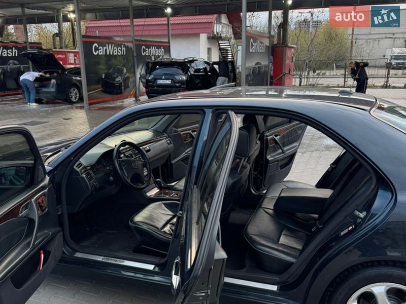 Седан Mercedes-Benz E-Class 2001 в Львове