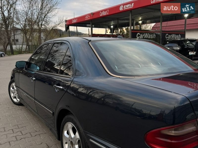 Седан Mercedes-Benz E-Class 2001 в Львове