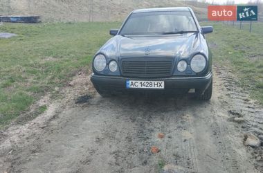 Седан Mercedes-Benz E-Class 1997 в Горохове