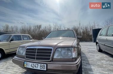 Седан Mercedes-Benz E-Class 1993 в Хороле