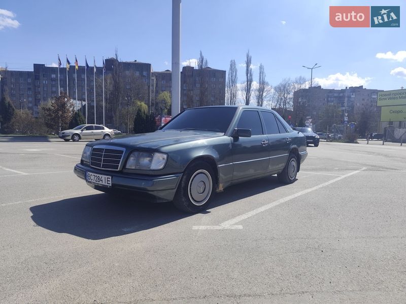 Mercedes-Benz E-Class 1995
