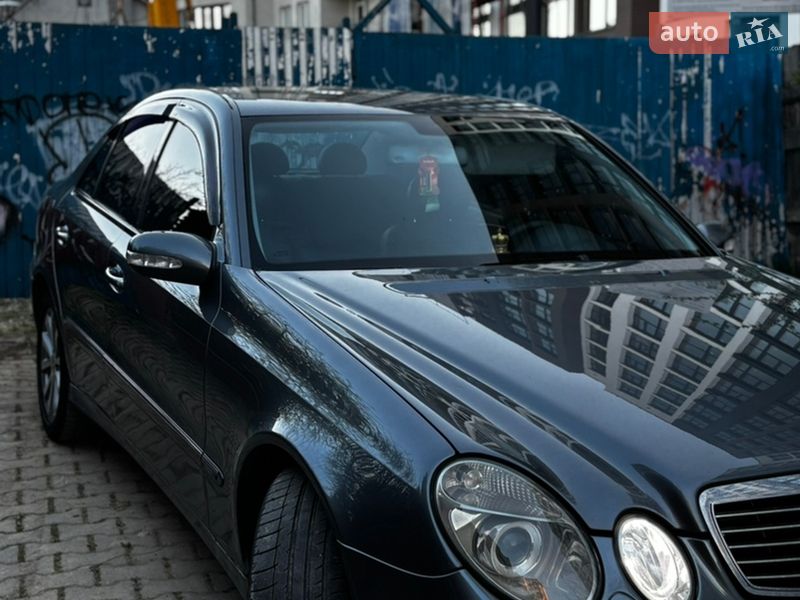 Седан Mercedes-Benz E-Class 2005 в Черновцах