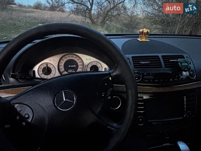 Седан Mercedes-Benz E-Class 2005 в Черновцах