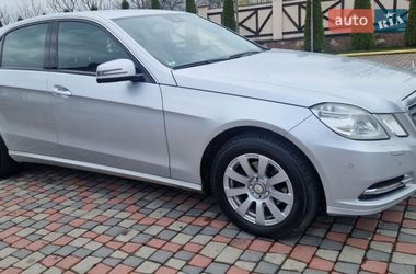 Седан Mercedes-Benz E-Class 2010 в Чернівцях