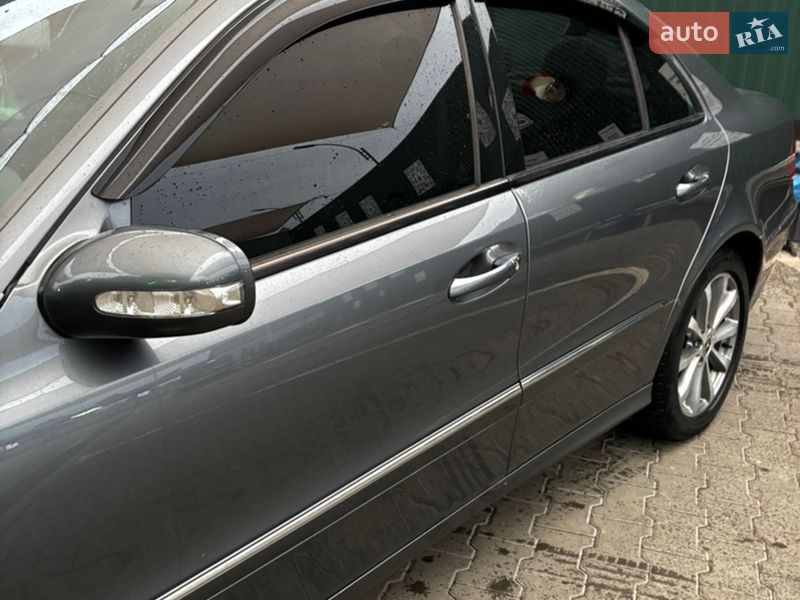 Седан Mercedes-Benz E-Class 2005 в Черновцах