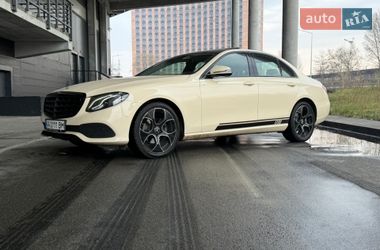 Седан Mercedes-Benz E-Class 2018 в Києві