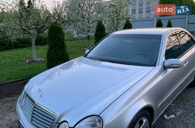 Седан Mercedes-Benz E-Class 2002 в Львові