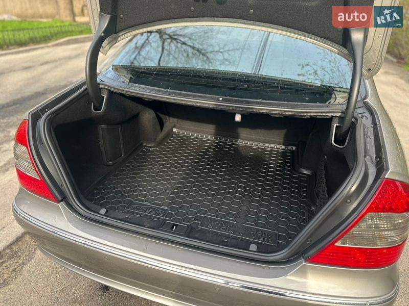 Седан Mercedes-Benz E-Class 2006 в Одессе