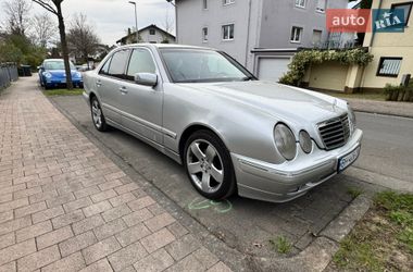 Седан Mercedes-Benz E-Class 2000 в Одессе