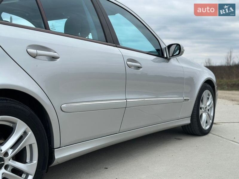 Седан Mercedes-Benz E-Class 2003 в Костополе