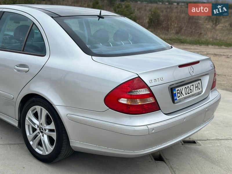 Седан Mercedes-Benz E-Class 2003 в Костополе