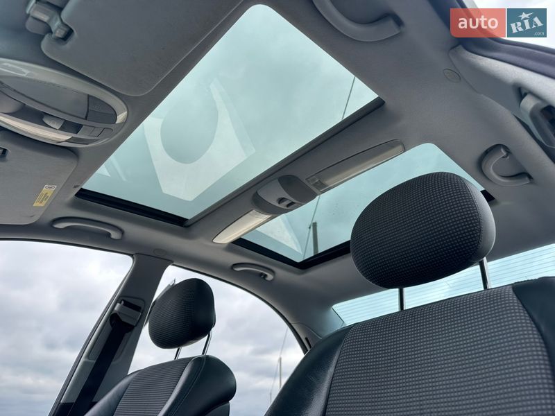 Седан Mercedes-Benz E-Class 2003 в Костополе