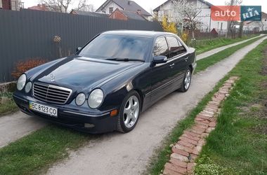 Седан Mercedes-Benz E-Class 2000 в Львове