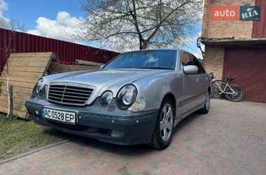 Седан Mercedes-Benz E-Class 2001 в Луцке