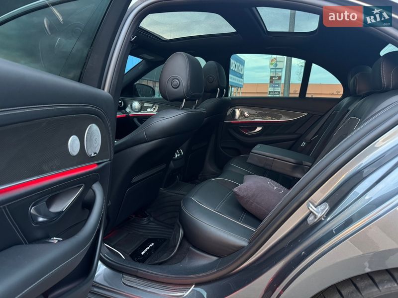 Седан Mercedes-Benz E-Class 2017 в Киеве