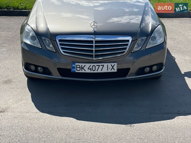 Mercedes-Benz E-Class 2010