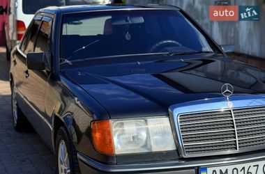 Седан Mercedes-Benz E-Class 1993 в Житомире