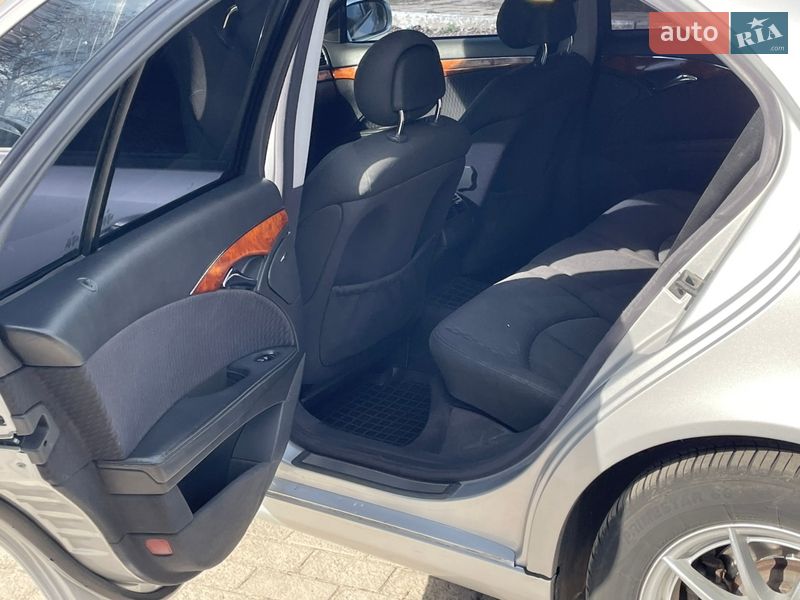 Седан Mercedes-Benz E-Class 2002 в Лебедині