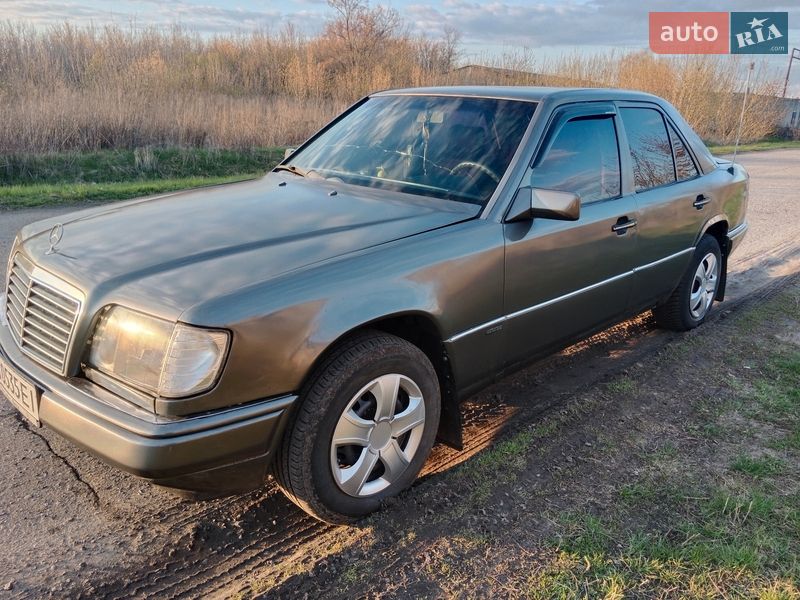 Mercedes-Benz E-Class 1988