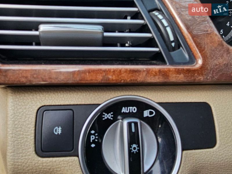 Седан Mercedes-Benz E-Class 2012 в Києві