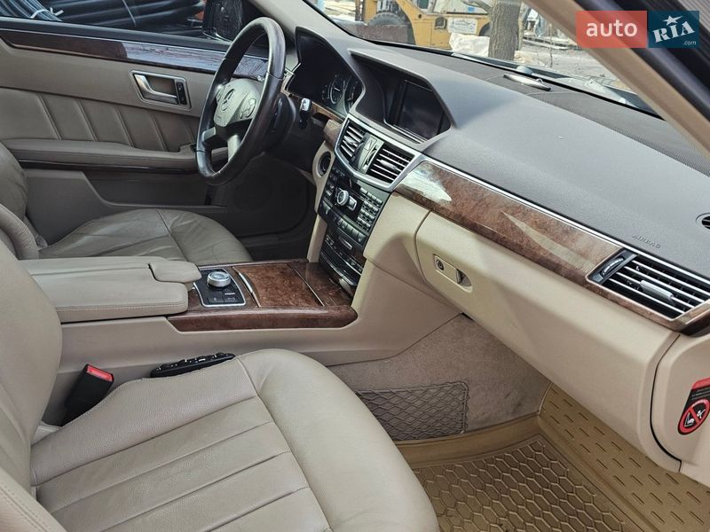 Седан Mercedes-Benz E-Class 2012 в Києві