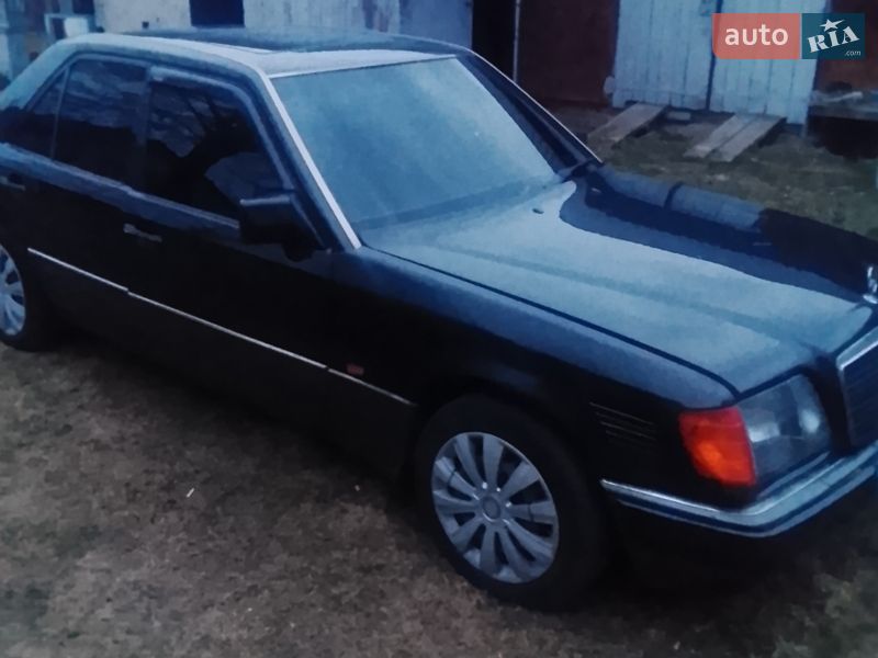 Седан Mercedes-Benz E-Class 1995 в Черновцах