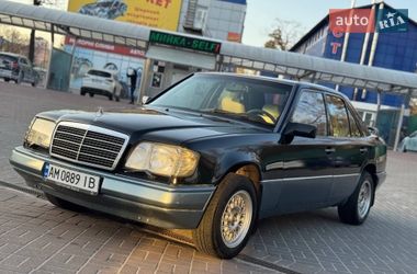 Седан Mercedes-Benz E-Class 1992 в Киеве