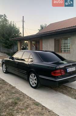 Седан Mercedes-Benz E-Class 2002 в Вінниці