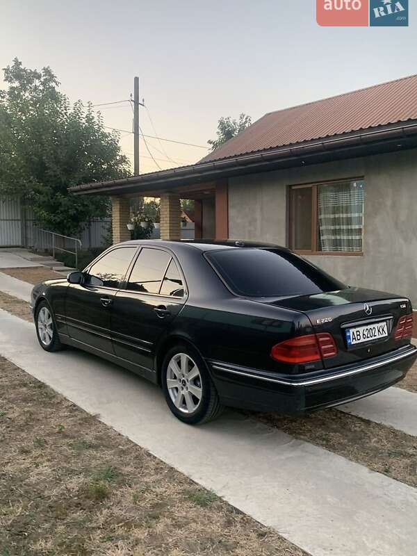 Mercedes-Benz E-Class 2002