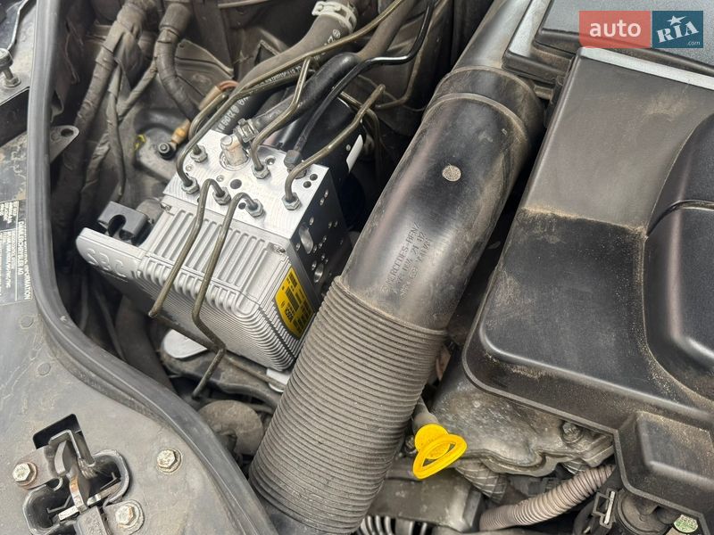 Седан Mercedes-Benz E-Class 2004 в Києві