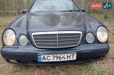 Седан Mercedes-Benz E-Class 2001 в Киеве