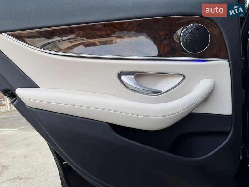 Седан Mercedes-Benz E-Class 2016 в Киеве