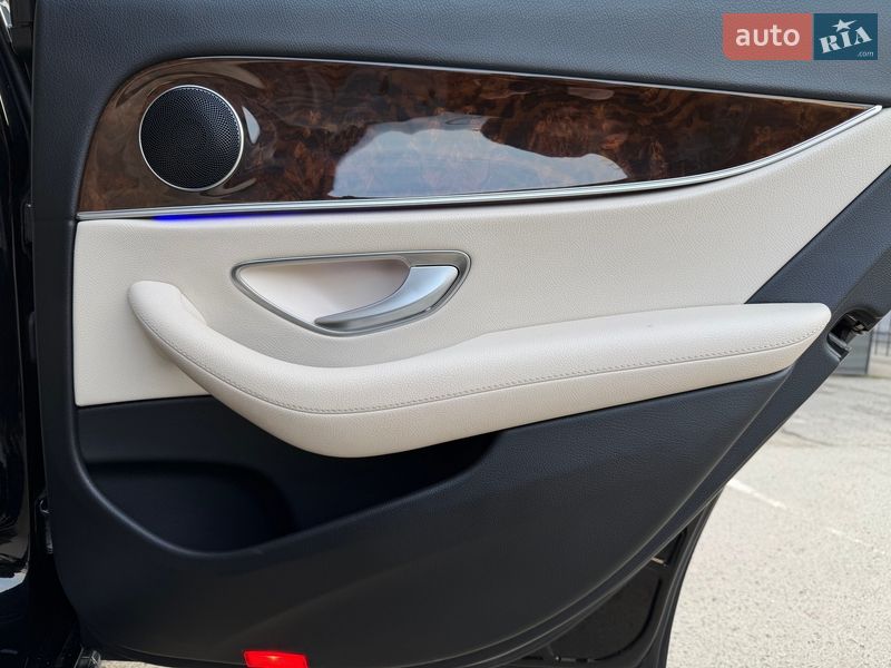 Седан Mercedes-Benz E-Class 2016 в Киеве